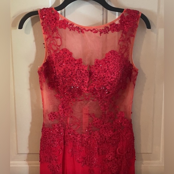 đź’‹ Stunning Jovani Formal Red Lace Full Length Prom or Formal Event Dress - Picture 7 of 9